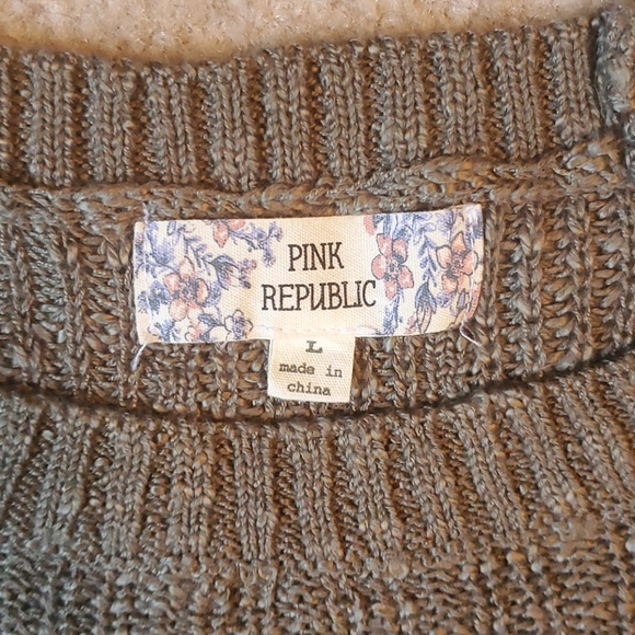 Pink Republic size Large sage green sweater - Picture 7 of 11